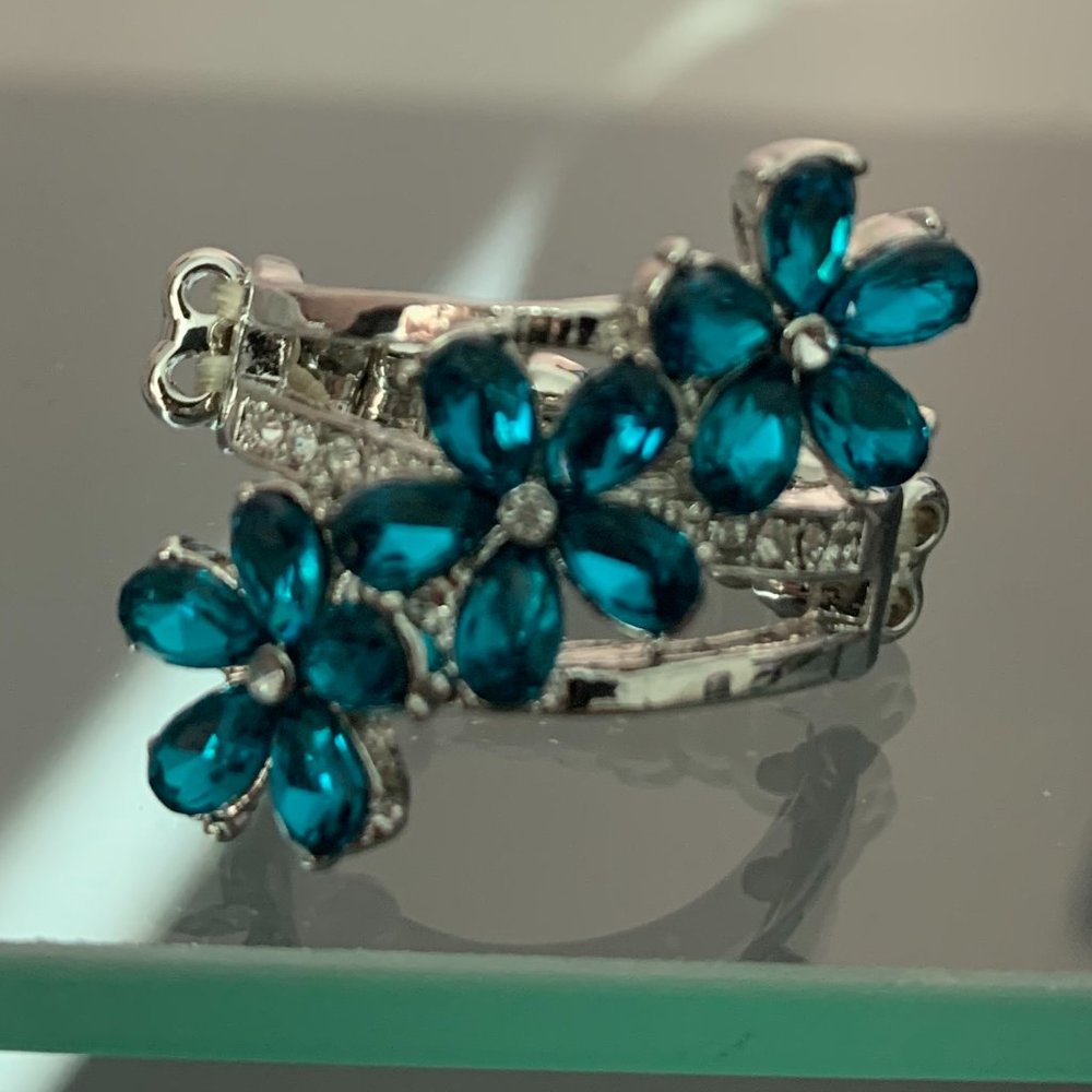 Paparazzi Posh Petals Blue Ring with Stretchy Back